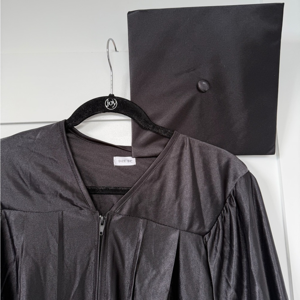 Graduation Gown & Cap 51”